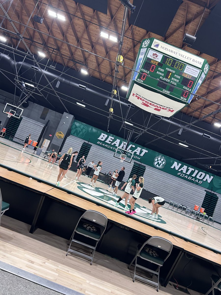 LexySmith_ball's tweet photo. Enjoyed another visit with @nwbearcatwbb!  Had a great time visiting more with the coaches and players!! @coachDTuck @nw_ameyer https://t.co/zVb7azDBLW