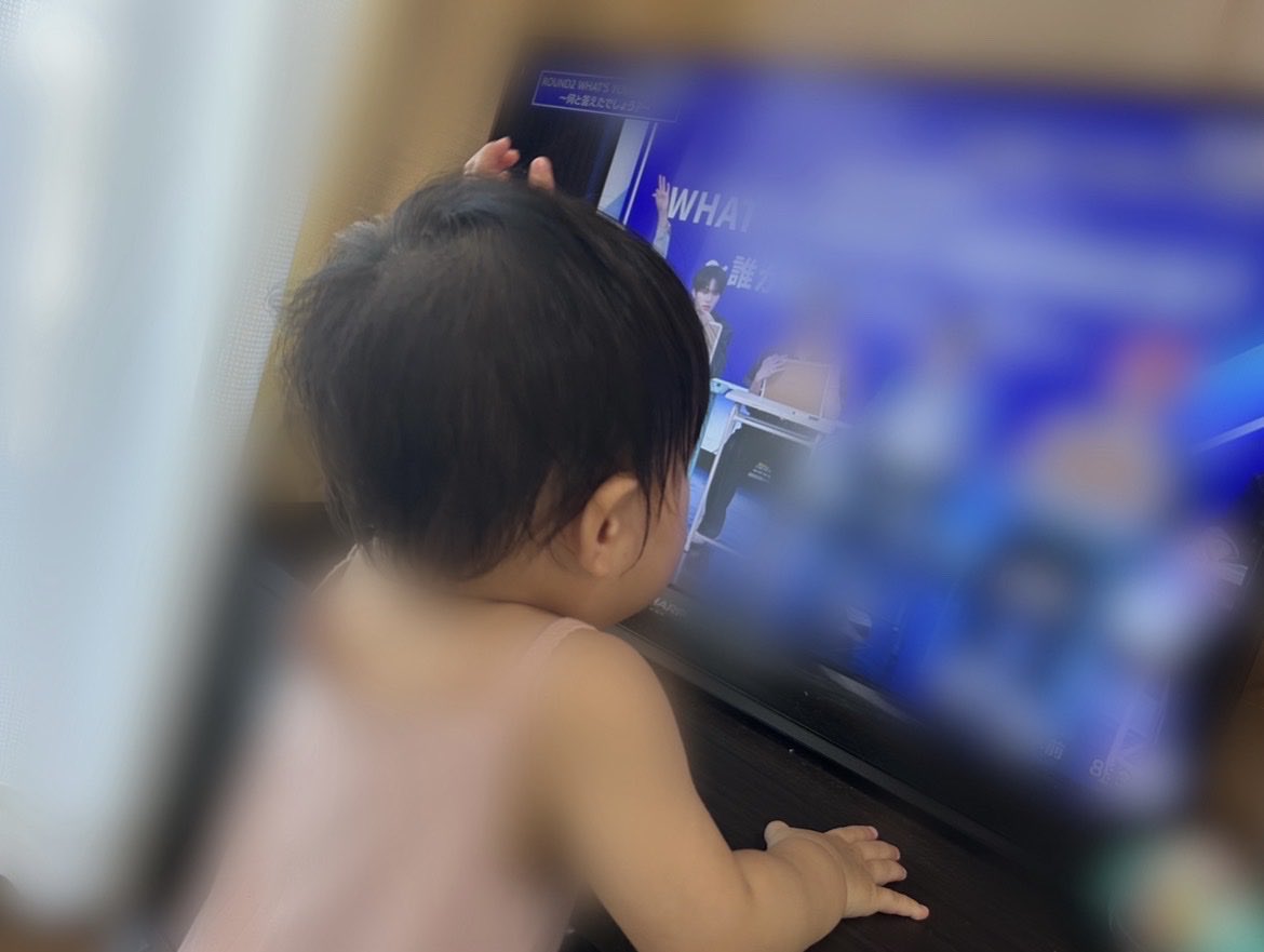 m_y____d's tweet photo. やっと特典DVD見た📀

娘(近距離)(離しました笑)はりょうがにわいてた😘

大きいTVで見たいよ〜🎥 https://t.co/t2SGOmMjGD