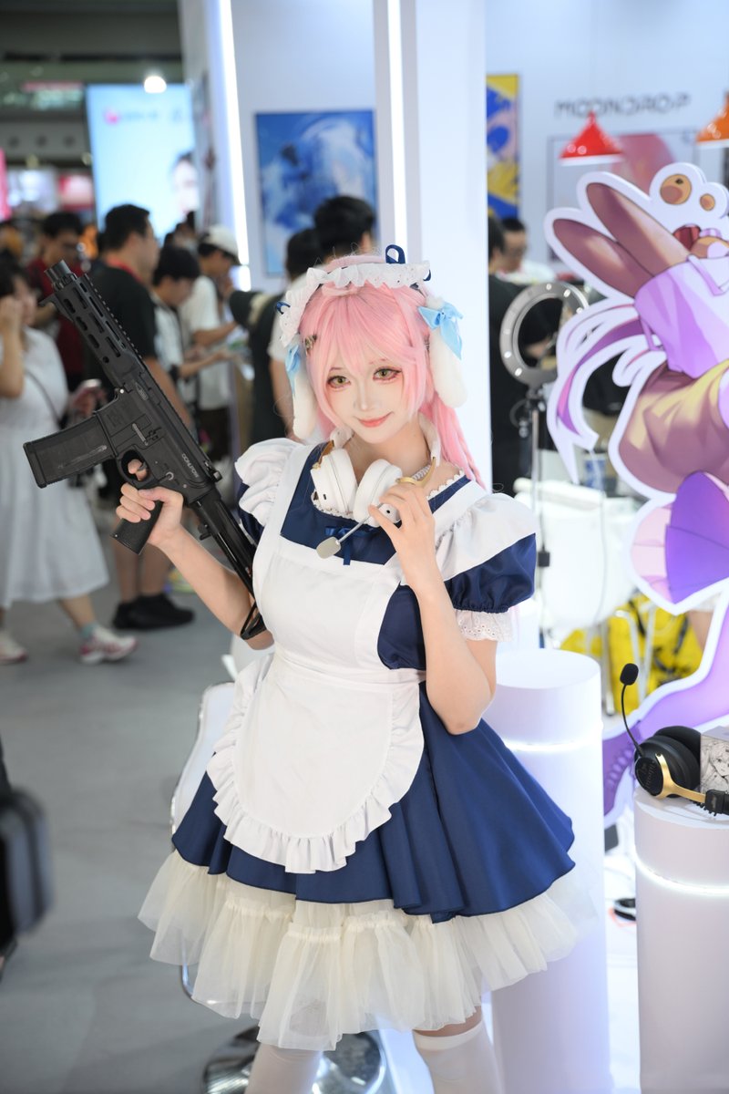 MoondropLab's tweet photo. Gear up! 🎮 GM-01 Pro on! I'm ready for battle, and you? 😎

#moondropgm01pro https://t.co/5Q2Ylbq6dA