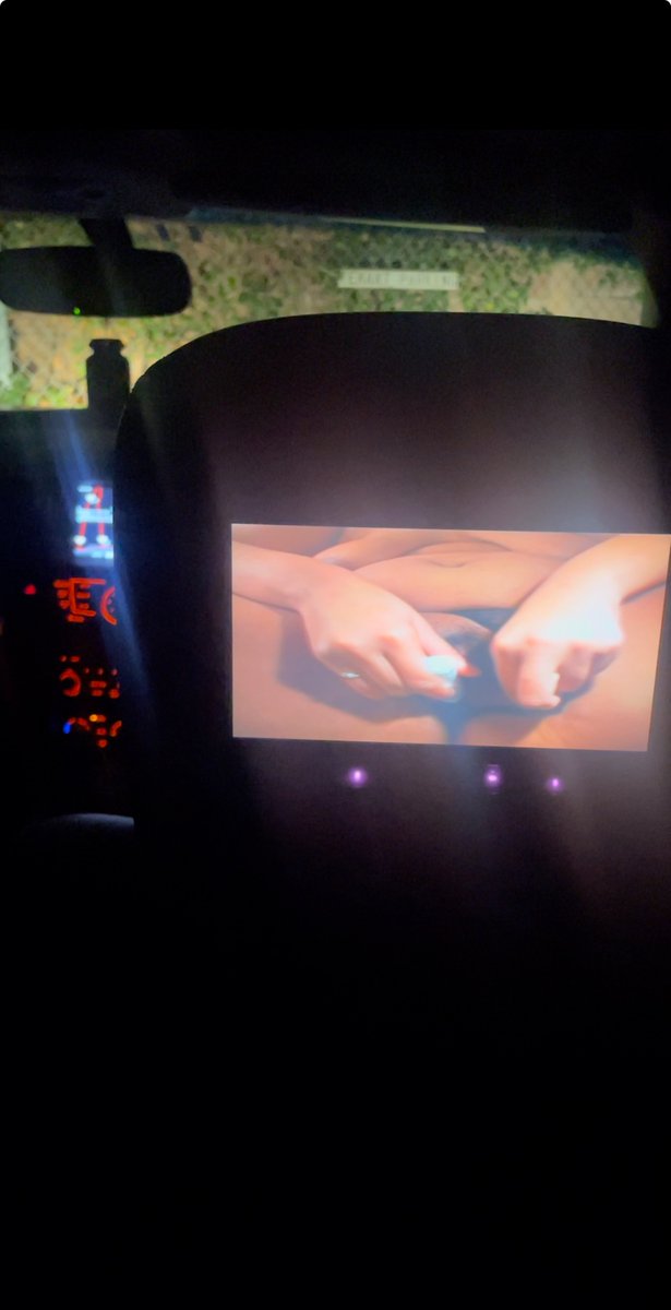 ceelonggg456's tweet photo. Let’s watch some porn while we make our own in the backseat 🤑🤑🤑😈😈😈. #carfun #porn #contentcreator https://t.co/bega9rcXTc