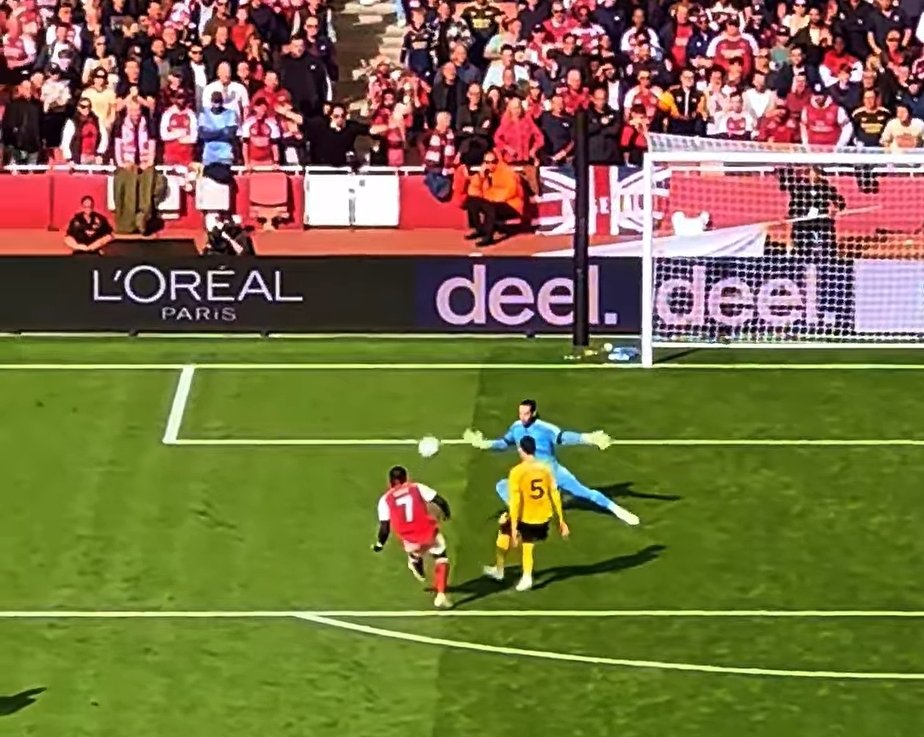 _itzkarthikhere's tweet photo. Sakueke might have missed it even if trafford didn't save 😭 https://t.co/itwMMBpdR9