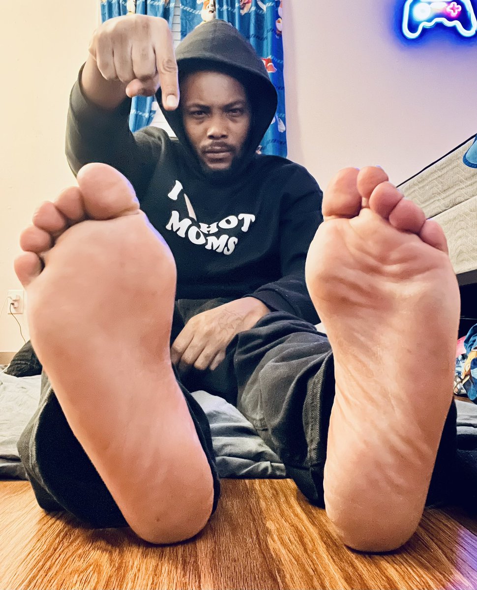 BlackCMaster_1's tweet photo. Your wallet knows what your mouth keeps trying to explain. 💸👑 Less talking, more treating your Alpha right. If you enjoy my attention, show your appreciation the way I deserve. No excuses, just tribute. 😈
#findom #rtpig #malefeet #cashmaster https://t.co/p2a1FSKMAT