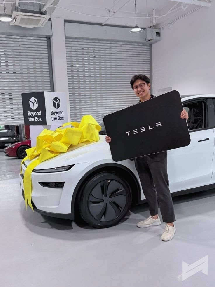 ElonMusk6eqk's tweet photo. Congratulations 🍾🎉 https://t.co/6rUfyJCEv1