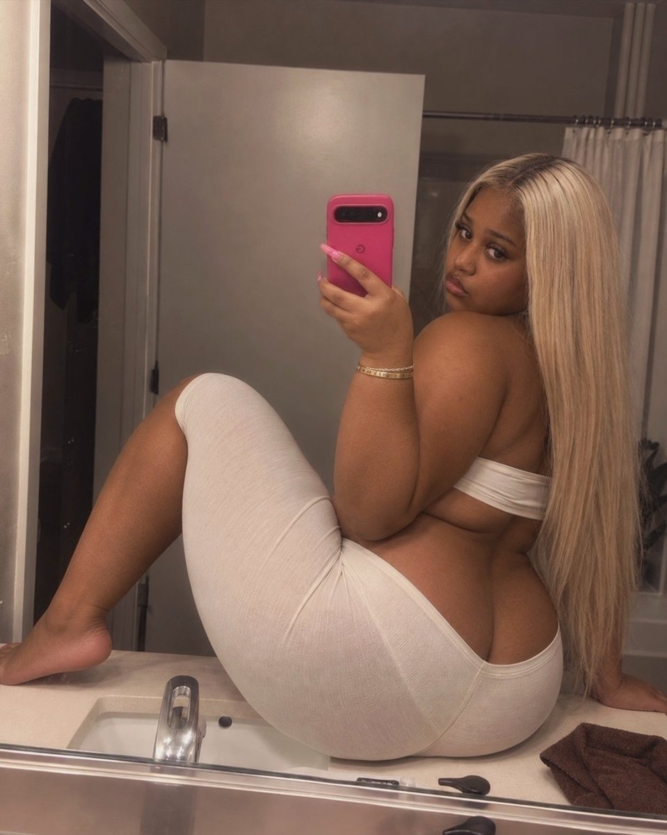 mscoffeecreamer's tweet photo. A dime in her city 💎 https://t.co/WOk2eo1XZU