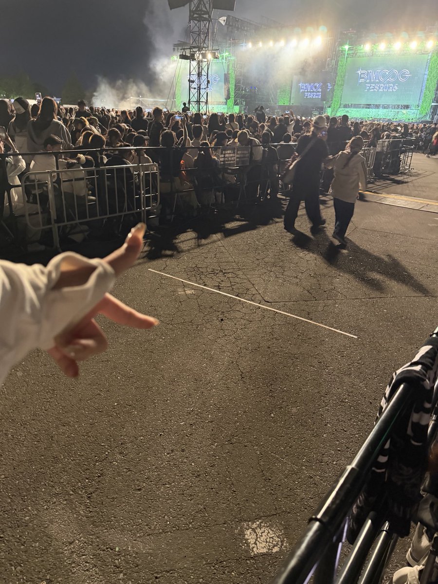 rhzqre's tweet photo. ♡1010♡
柵横フロート停止位置引けてせいちゃんから幸せ沢山もらった日😭😭一生忘れられない思い出🪄⸝⸝⋆ٛ  .  ̫ . ٛ ٍ💕
 #BMSGフェス  #MAZZEL_SEITO https://t.co/80I4vGnlOQ