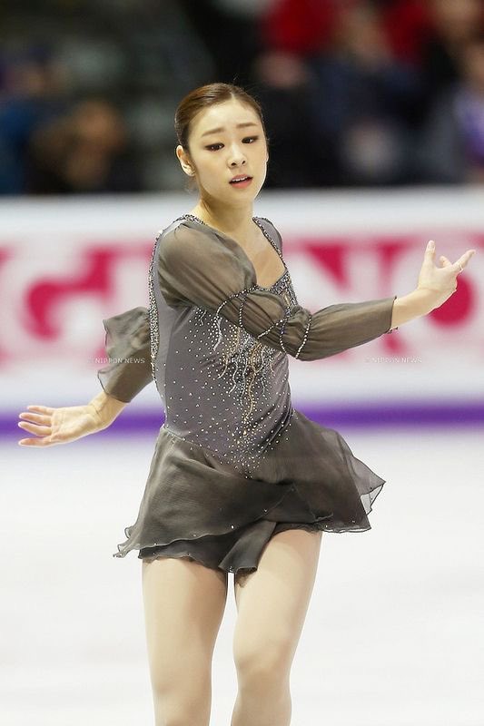 jensofff's tweet photo. Kim Yuna’s smoky gray dress for “Les Misérables” (2012–13)
In a 2025 ELLE Singapore interview, Yuna said she chose everything herself: the costume, music, and choreography. She loved the result so much that it became her favorite costume of her skating career. https://t.co/mvGC69Uy5r