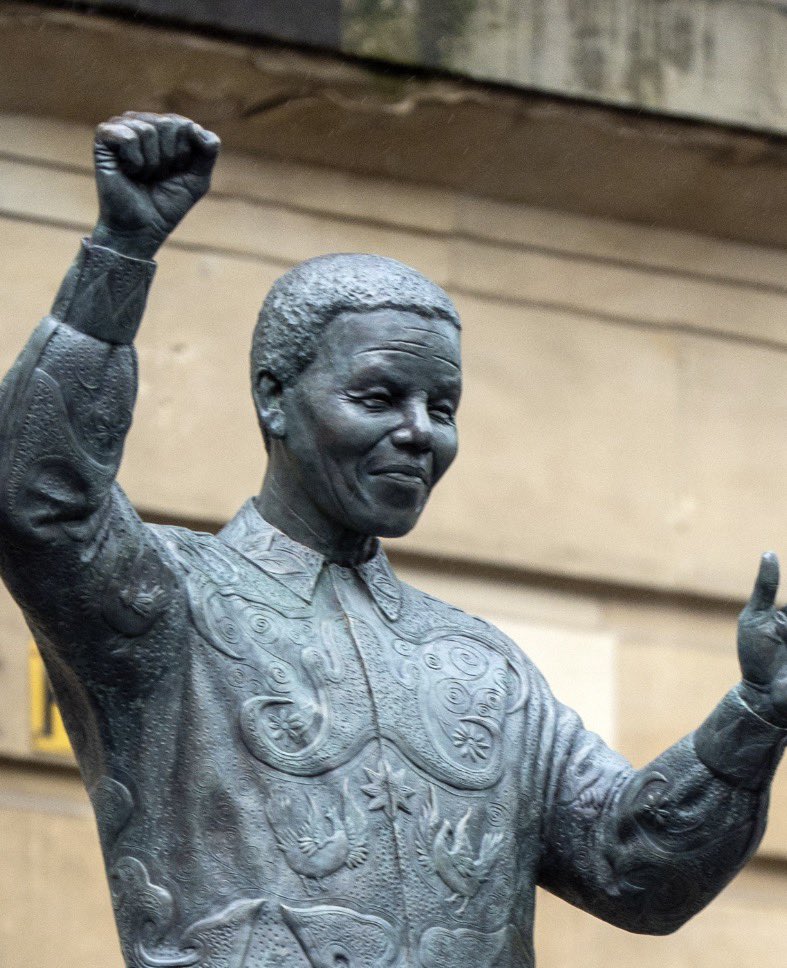TwisterFilm's tweet photo. Nothing says provincial quite so much as Glasgow patting itself on the back for putting up a statue of Mandela 19 years after London put up its statue in Parliament Square. Whisper it gently …Glasgow’s statue is also embarrassingly  shit. 👇🤦‍♂️ https://t.co/UkYXBSZWD6