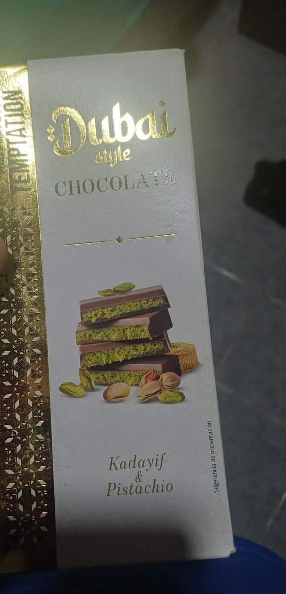findingcipram's tweet photo. El pistacho esta bueno en el chocolate pero esta overrated https://t.co/3h8X6uvqmY