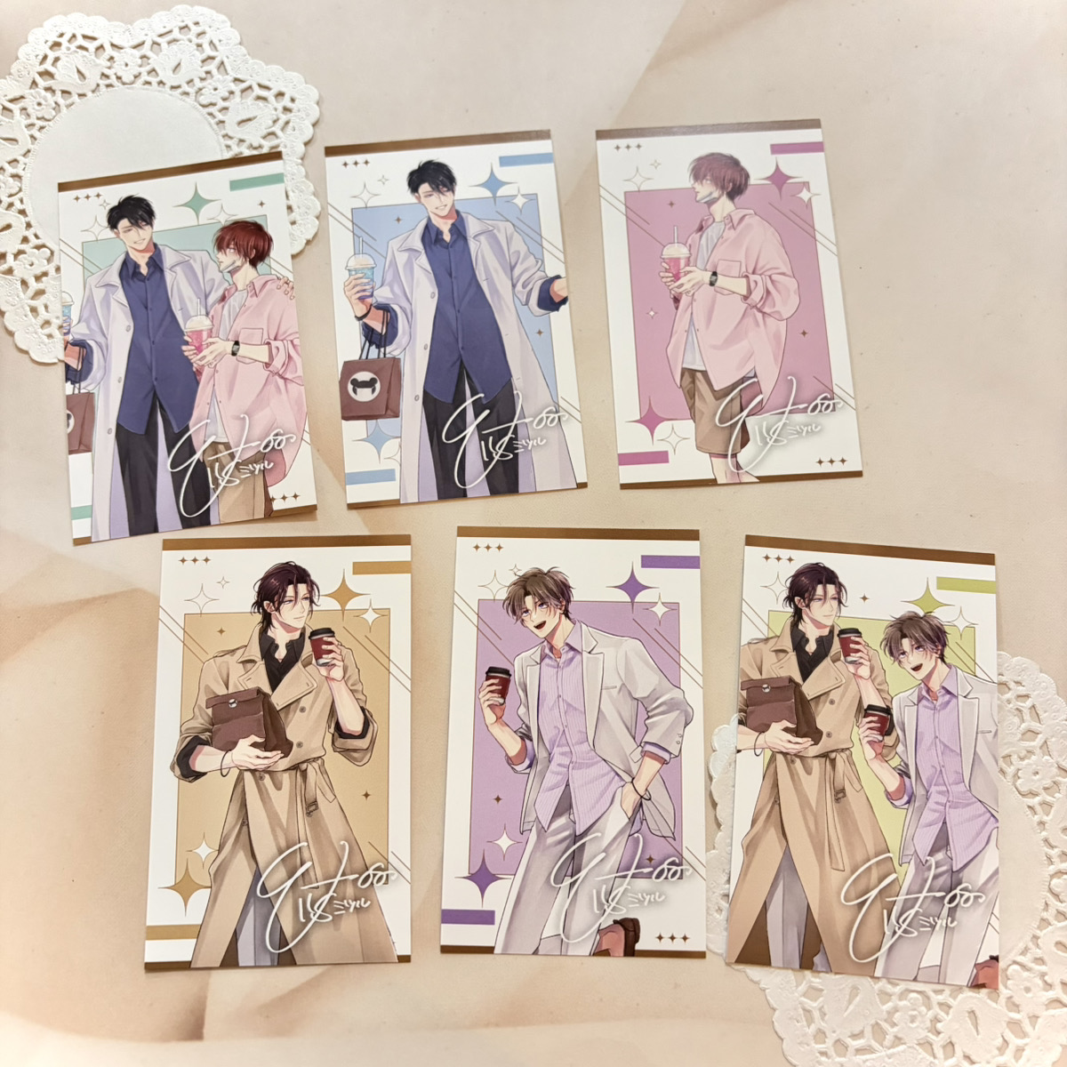 eeo_Cafe's tweet photo. 💖特典紹介💖
『#マスク男子は恋したくないのに』
新商品のみ2,200円(税込)お買い上げごとにイラストカード(全6種)をランダムで1枚プレゼント🎁
#eeoCafe https://t.co/Rw6uEchsOw