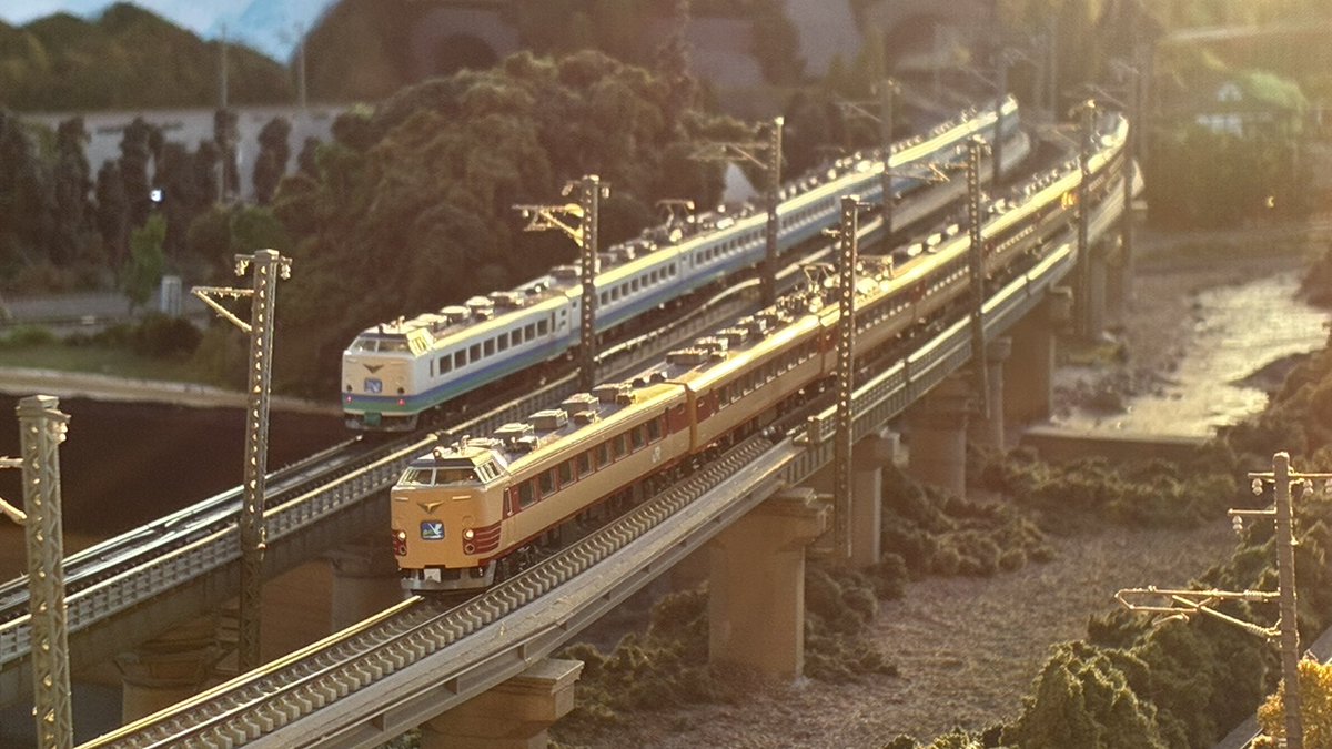 Re_Color_train's tweet photo. 【東京・本店4階】本日ご来店のお客様④

485系 特急『白鳥』『雷鳥』

※ 7,8番線使用

#リカラー #Re_Color #鉄道模型 #ｎゲージ  #レンタルレイアウト https://t.co/o326R91Did