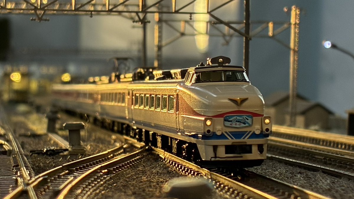 Re_Color_train's tweet photo. 【東京・本店4階】本日ご来店のお客様④

485系 特急『白鳥』『雷鳥』

※ 7,8番線使用

#リカラー #Re_Color #鉄道模型 #ｎゲージ  #レンタルレイアウト https://t.co/o326R91Did