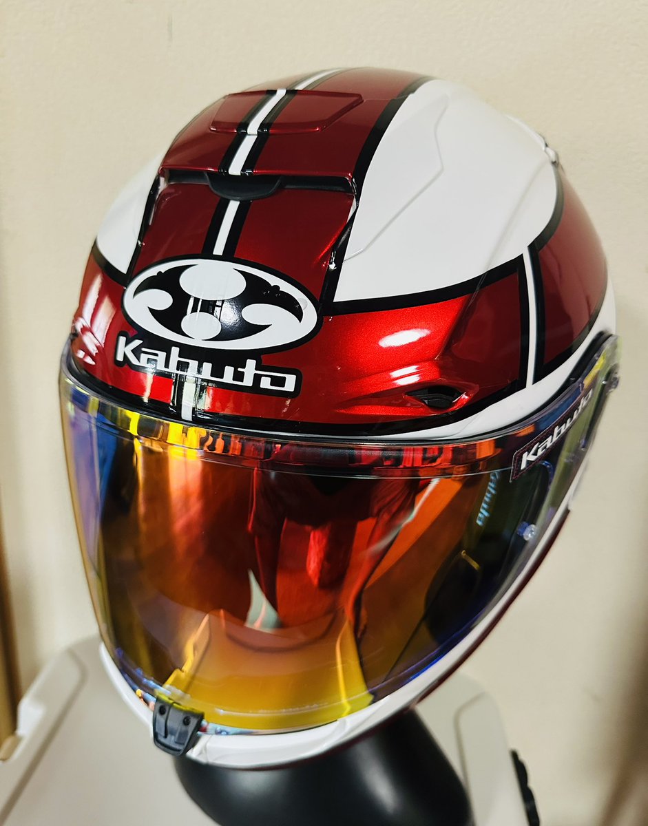 deravecov's tweet photo. #カブトのヘルメット被ってる奴集まれ 
カブトもこのデザインも大好き！ https://t.co/b89gxhT1ty