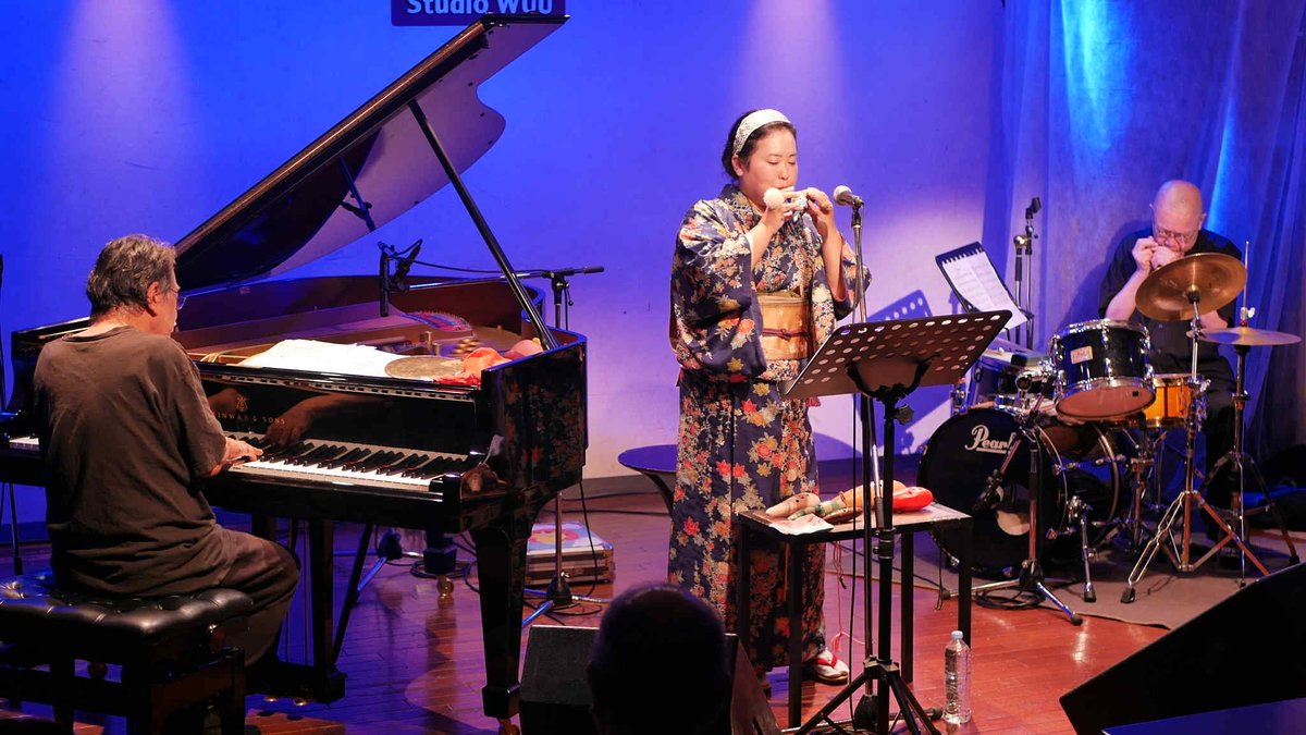 mikittyocarina's tweet photo. リポスト希望🙇‍♀️
🎹板橋文夫さん🥁小山彰太さんと両手に巨匠スペシャルトリオまで、あと2週間と迫りました‼️まだお席に余裕がございますので、ご検討中の皆様是非ご予約下さいませ😊10/25当日は彰太さんバースデー🎂ご一緒に盛り上がりましょう🪅
詳細はフライヤーをご覧ください🙇‍♀️
ご予約絶賛受付中‼️ https://t.co/jtulrmNLnk