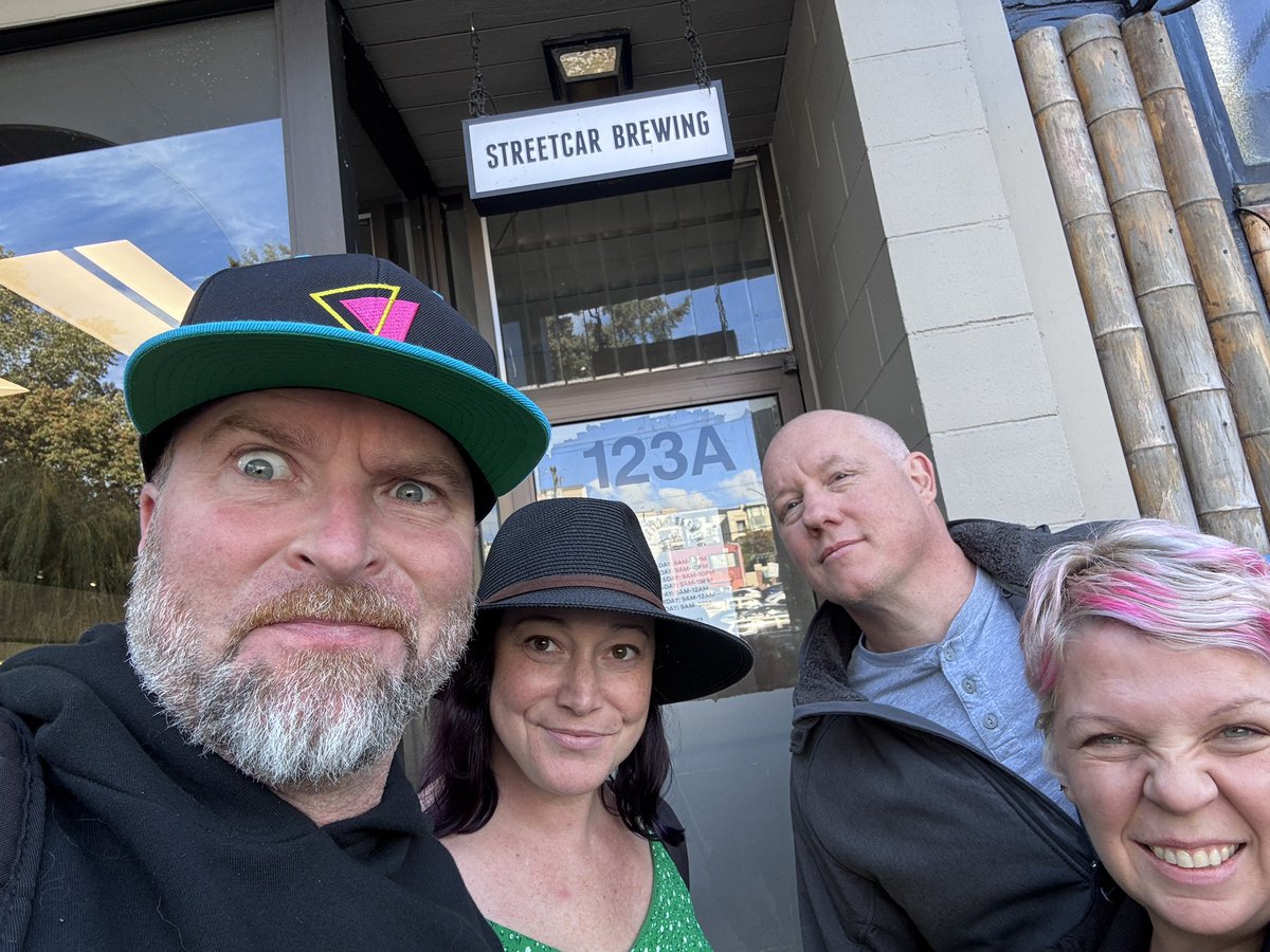 craftbrewjester's tweet photo. Brewstop #78 on the #questtobreak100in2026 was @streetcarbeer it’s always fun to bring new peeps to this speakeasy style entrance to go down and drink delish bevies , although this time we are all repeat customers #craftnotcrap #craftbeer #partnersinbeers https://t.co/PdC4jdfsce