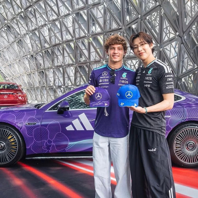 spinorbinmusic's tweet photo. BAMBAM x F1 DRIVER ANDREA KIMI ANTONELLI AT ADIDAS x MERCEDES SINGAPORE EVENT!! 🏎️✨ 

Our GOT7 king linking with racing LEGENDS!! 😍👑 #BamBam #GOT7 #AndreaKimiAntonelli #AdidasMercedes #Singapore https://t.co/43tMCMdGGd
