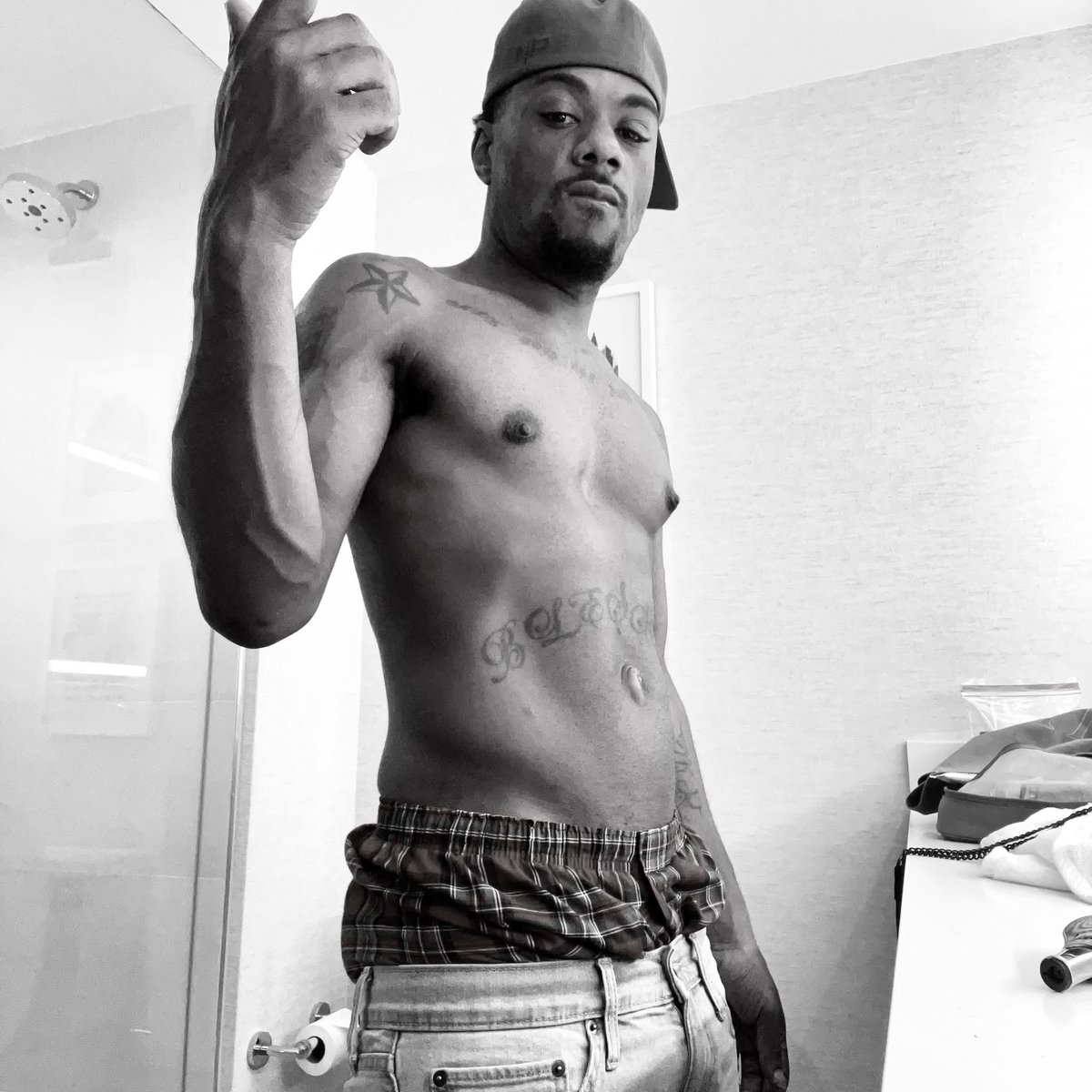 Datguyshaunn's tweet photo. https://t.co/WufEOjJCsr