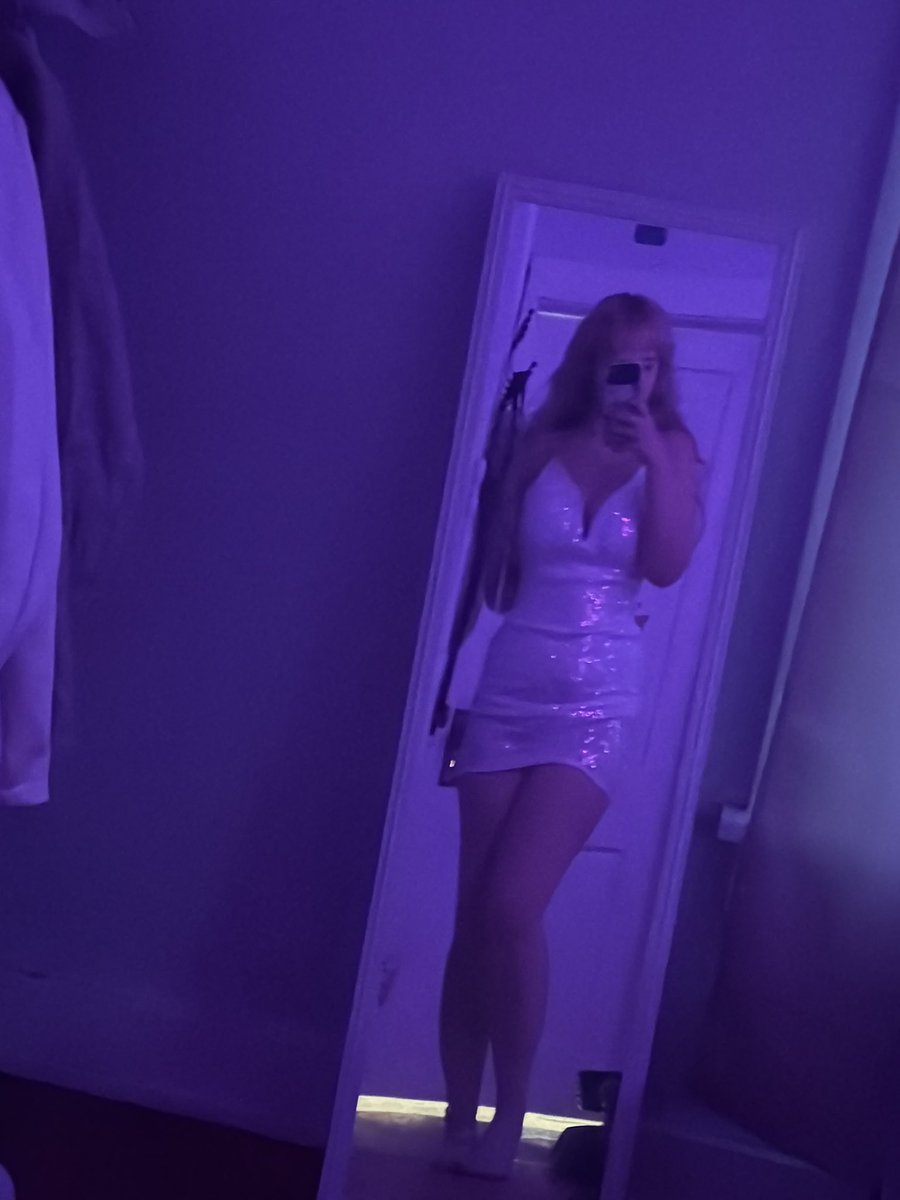 xperfectmaddiex's tweet photo. Maddie’s #Nsfwtwt intro <3

Age — 18
She/her cisgender female 
Bisexual 
College majoring in biology

Kinks: 
Switch
Bratting, #findom, #dominatrix, #cnc, humiliation, degradation, worship, cheating, homewrecking, #agegap, bondage, and other taboo kinks https://t.co/RFu15EeR0m
