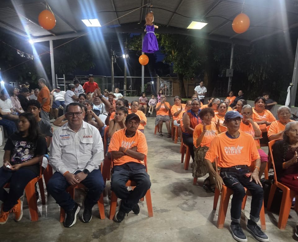 GGallegos24's tweet photo. Esta tarde sostuvimos una reunión con parte de nuestra estructura en el municipio de San Salvador Oeste, preparándonos para la inscripción de nuestro candidato a alcalde, @PabloVides_, y su Concejo Municipal. https://t.co/FQNEAaQu9i