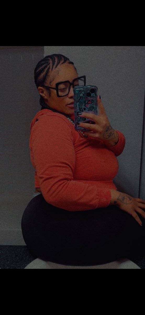 SKUxLLY's tweet photo. Heavy 🥵🫴🏽🔥💋 https://t.co/rZmjBDOegm