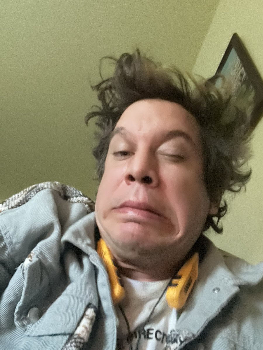 fearandloling's tweet photo. Never shave https://t.co/HvX0dHnxhg