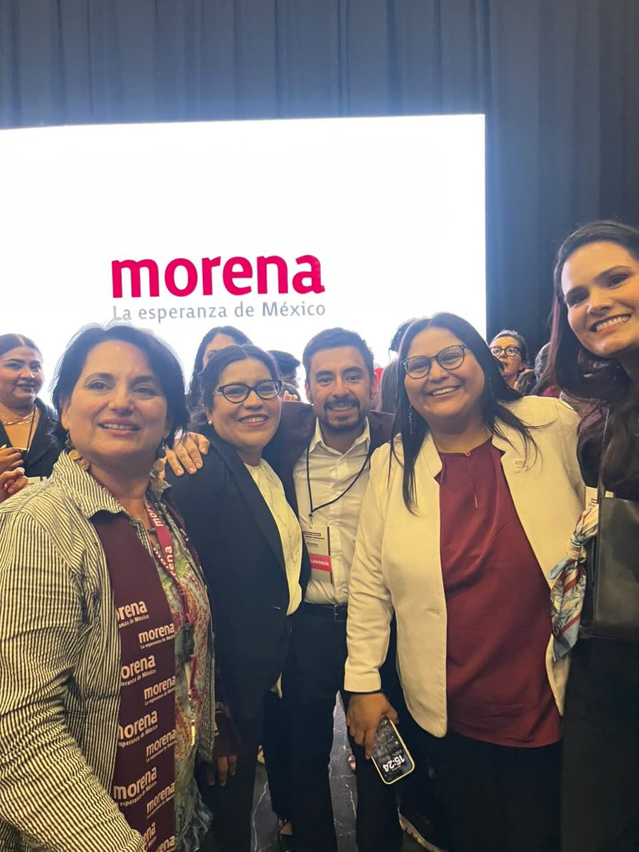 GuillermoSRguez's tweet photo. Me dio mucho gusto encontrar y saludar a la Presidenta de la Comisión Nacional de Elecciones de nuestro partido-movimiento Partido Morena, Citlalli Hernández (@CitlaHM), una mujer invaluable para nuestro movimiento, que ha sido pieza fundamental para los procesos internos de nuestro partido.  

Seguimos construyendo y fortaleciendo con amor y compromiso nuestro partido-movimiento.

¡Que viva Morena!