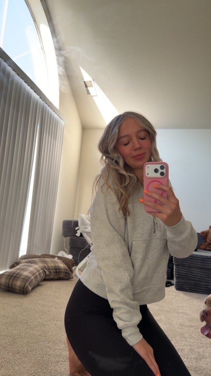 Daisyluvsxo's tweet photo. Am i cute? https://t.co/AUlr2SUPfg