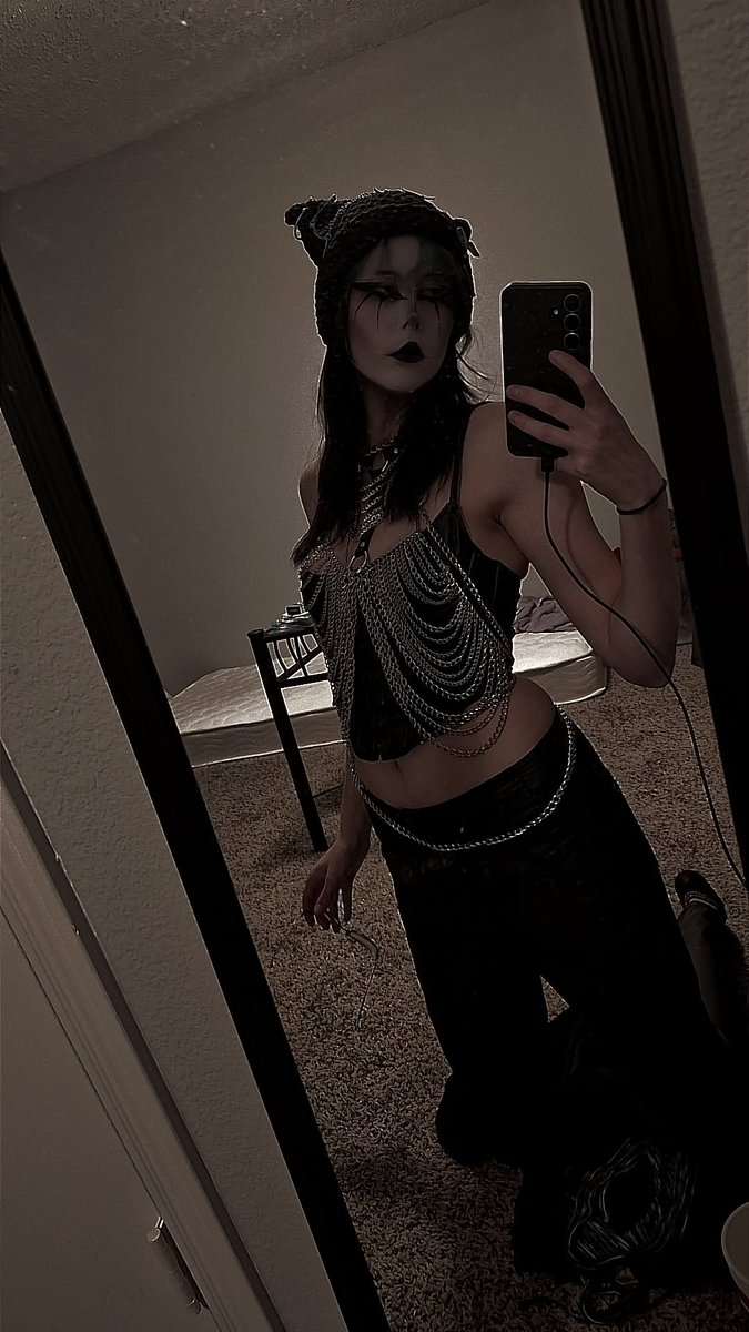 Soft_kitten03's tweet photo. Can you lovelies please interact with this post? Let's become moots/friends!  My posts keep being pushed out to creepy men. My last post had that impact 🥺. 

Alts/goths/lqbtq+/trans/ everyone is welcome! Other than creeps. Follow me and I'll follow back! 🖤

#alt #lgbtq+ #goth https://t.co/upM6DY4sT0