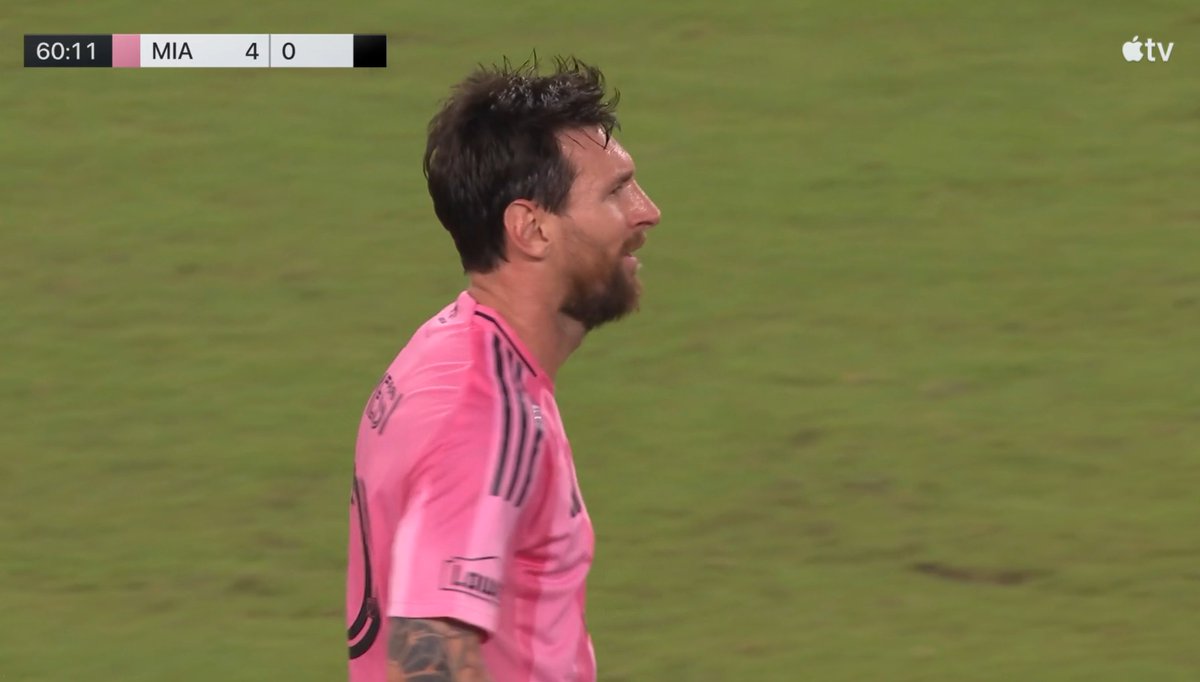 TouchlineX's tweet photo. 🚨 𝗡𝗘𝗪: Leo Messi has now 934 CAREER GOALS.

66 GOALS LEFT! 🌟 https://t.co/6F9a5ArtNK