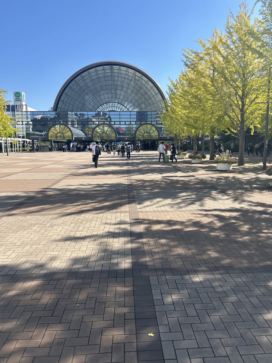 Jimmy_touhou's tweet photo. 現着
サークル入場列長くないか？？

今日はよろしくお願いします！ https://t.co/IOEl2iCytL