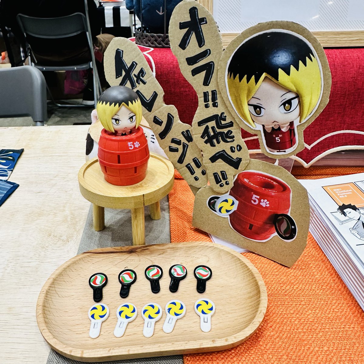 Ling_khk's tweet photo. 設営できました！本日よろしくお願いいたします☀️
ケンマ飛ばせるので遊びに来てください🤣
無配の折本もたくさんあるのでご自由にどうぞ！ https://t.co/65QCwut0W1