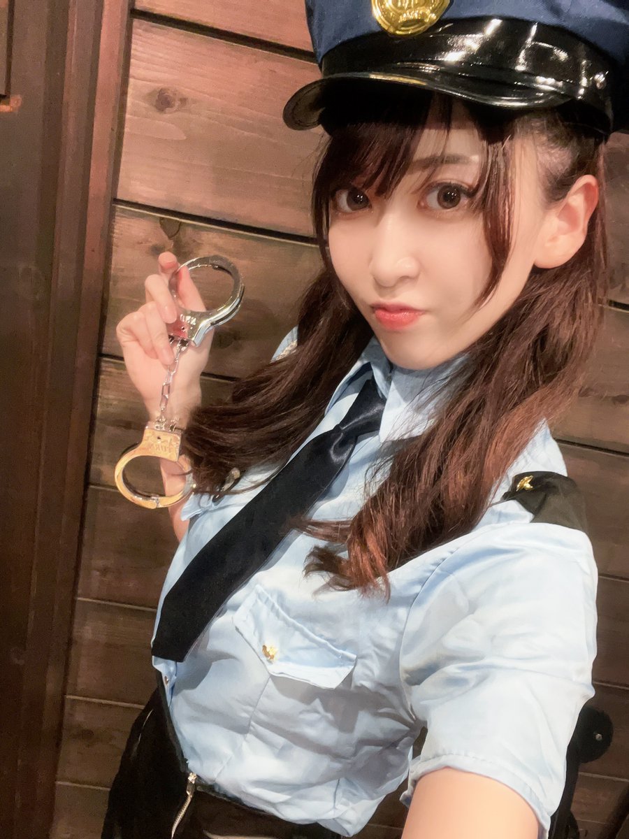 JJ__TSUBASA's tweet photo. 逮捕しちゃうぞ〜？🚨🖤

 #JiggyJade 
 #アイドル https://t.co/kh4nN84J3G
