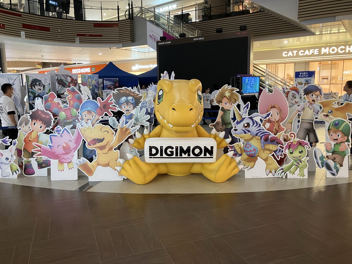 digimonweb_net's tweet photo. 🎉本日より開催！

デジモンキャラバンがイオンモール幕張新都心 にやってきました！

デジモンカードゲーム体験会や各種試遊、フォトスポット、スタンプラリーなど、デジモンの魅力を楽しめるコンテンツが盛りだくさん✨

皆さまのご来場をお待ちしております！

https://t.co/vbIrNm4UYx

#デジモン #デジモンキャラバン #Digimon