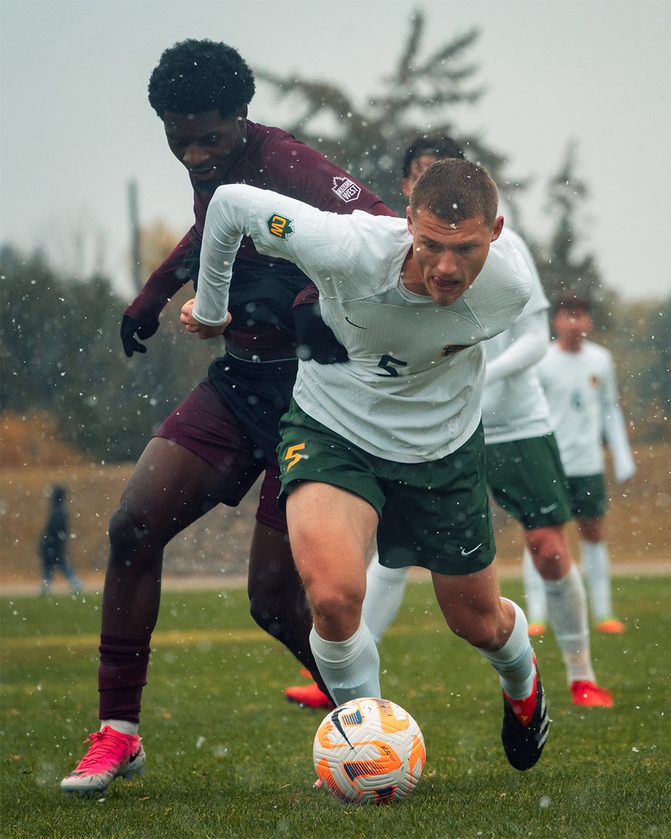 MacEwanGriffins's tweet photo. M⚽️| RECAP
Felix Guité delivers a brilliant first-half brace before @GriffinsMSOC settles for a 2-2 draw with #YEG rival @BearsandPandas on a sleet-filled day at Foote after conceding the equalizer in stoppage time.
#GriffNation
📸Tristen Vallee
STORY➡️https://t.co/qxYjJ5EtUO https://t.co/te9F14rNGB