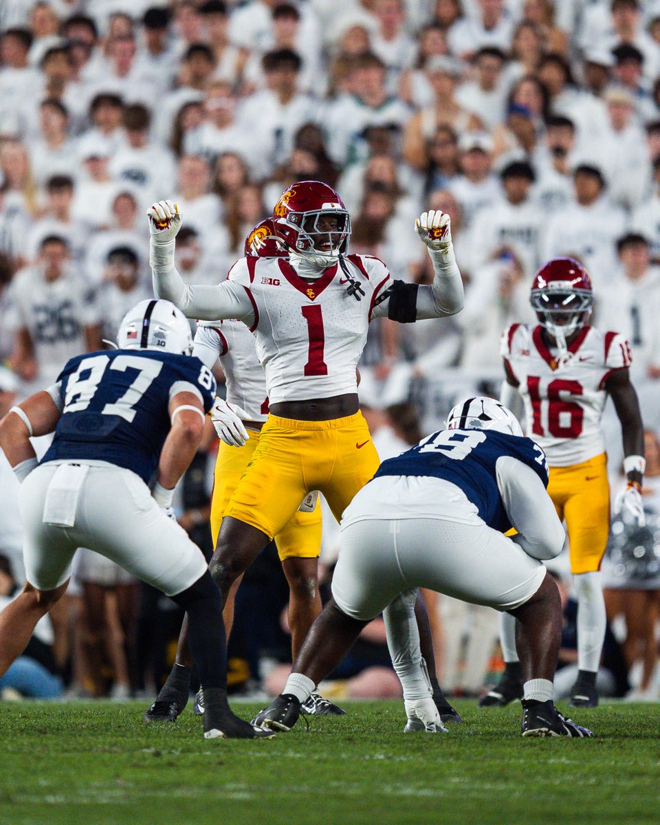 uscfb's tweet photo. first half flicks 📸 https://t.co/2AkQlrRr2z