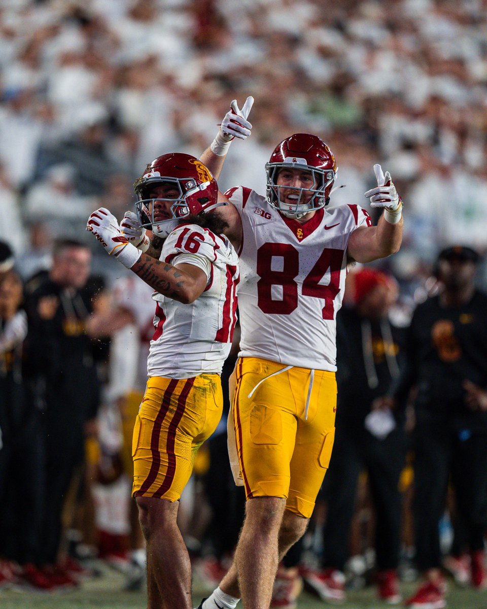 uscfb's tweet photo. first half flicks 📸 https://t.co/2AkQlrRr2z