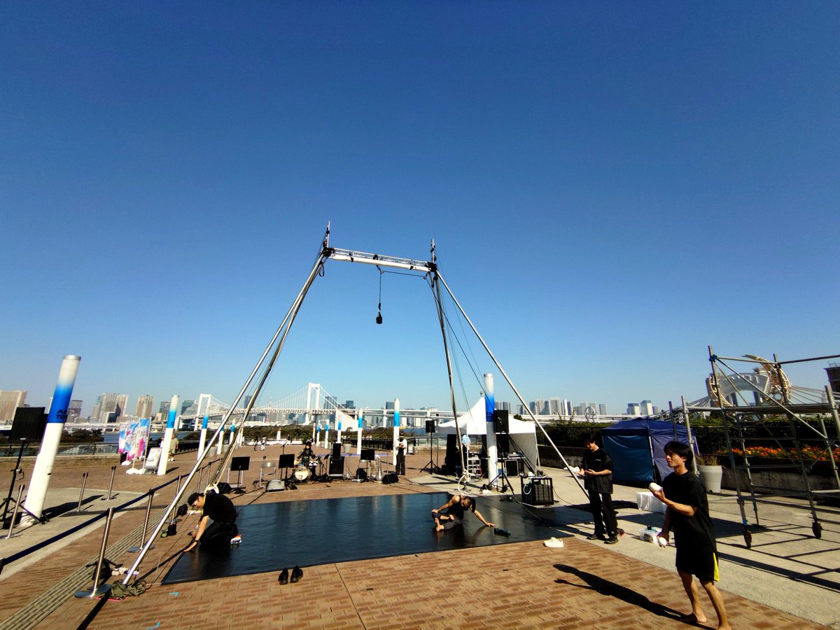 TomohiroMorita's tweet photo. 昨日からやっていますが、今日も「ARTE TOKYO CIRCUS」に出演しています🎪✨

お台場にて
13時10分〜
15時10分〜
で公演しています！

屋外で観覧無料で見れますのでお時間ありましたら是非☀
https://t.co/u7OhAdwIkr https://t.co/sUwgBRbaMx