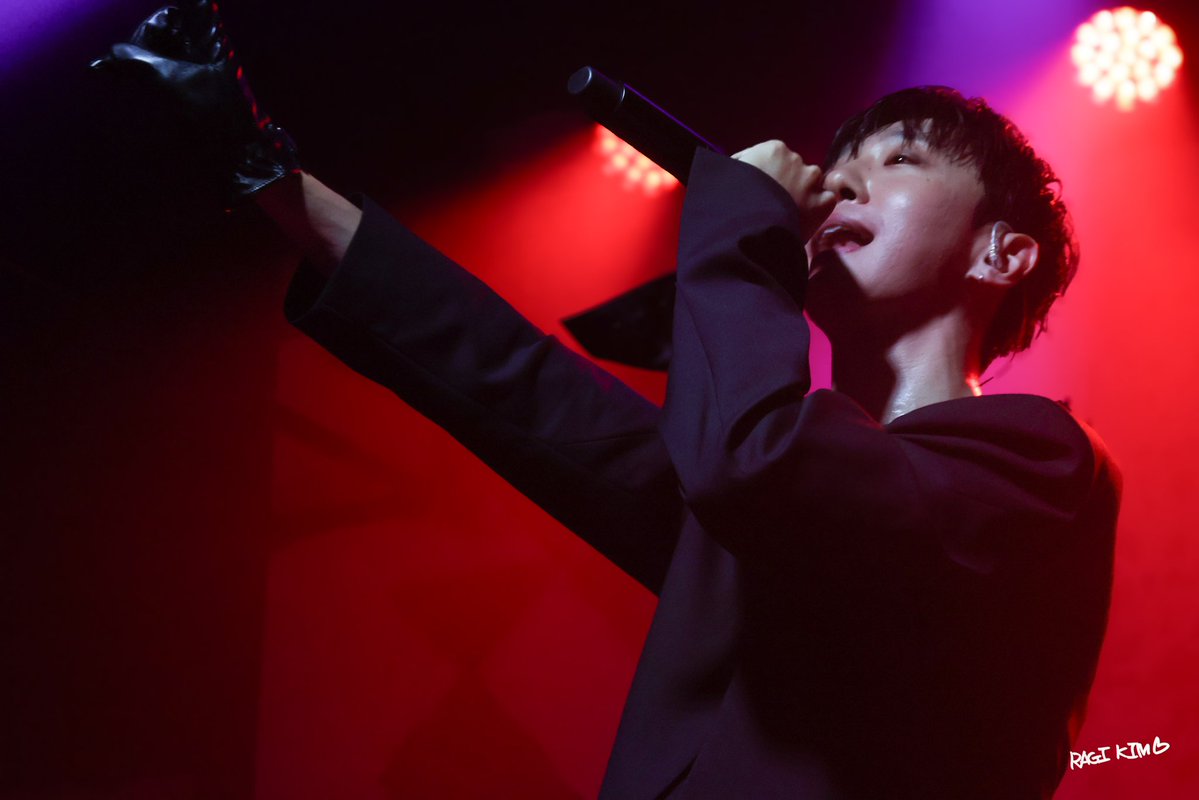 ragikim's tweet photo. 20261010 2026 BANG YONGGUK WORLD TOUR "HAEBANG(解方)" pt1
#방용국 @BAP_Bangyongguk https://t.co/Q2I6zeEDLW