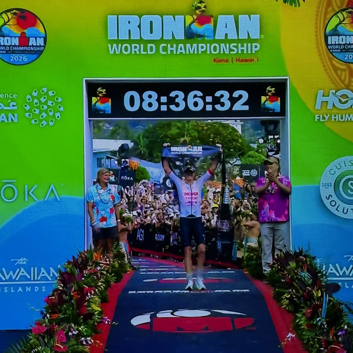 IMTrinews's tweet photo. TAYLOR KNIBB 🇺🇸 (8:36:29) WINS IRONMAN TRIATHLON WORLD CHAMPION KONA HAWAII 🌺 2026 

#imkona #imwc2026 #IMWC #ironmankona #wckona https://t.co/TDxC6C7fJv