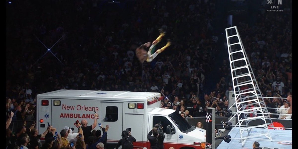 CrispyWrestlin's tweet photo. My god 

#MITB https://t.co/5DnHC5cZvI