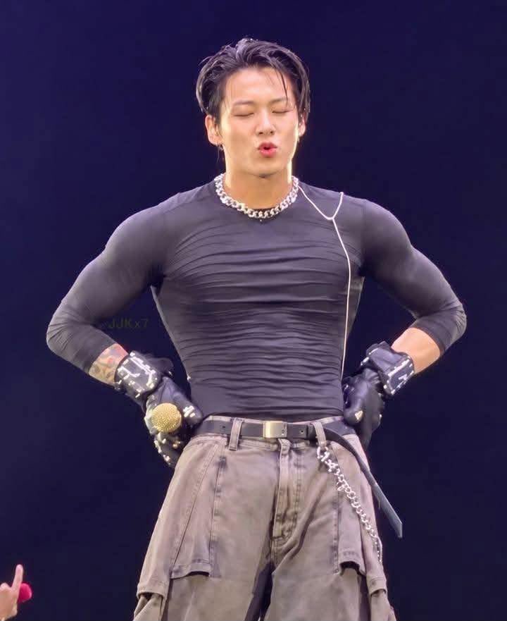 btsjk_91017's tweet photo. ジョングク、とうとうサイバーウェアを装着できるようになっちゃったのかも🤣
そういえばデイビッドも最初ガリガリひょろひょろだったもん💪 https://t.co/VqRiON7kGP