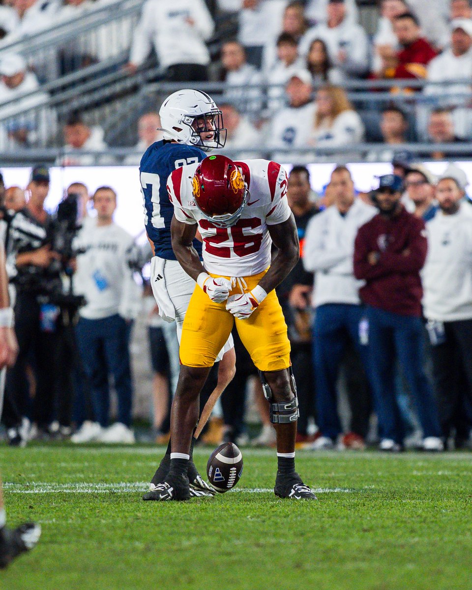 uscfb's tweet photo. first half flicks 📸 https://t.co/2AkQlrRr2z