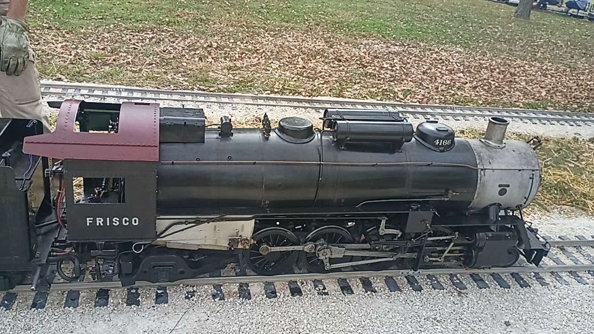 LoafManBreadBoy's tweet photo. Train https://t.co/Hsk7ON5WjR