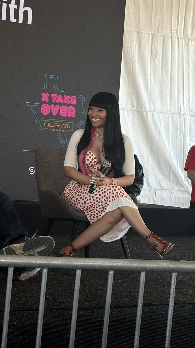 CeejayLongway's tweet photo. pictures don’t do her justice. she is so beautiful in person 😭💗. https://t.co/L4jqkJzcTK