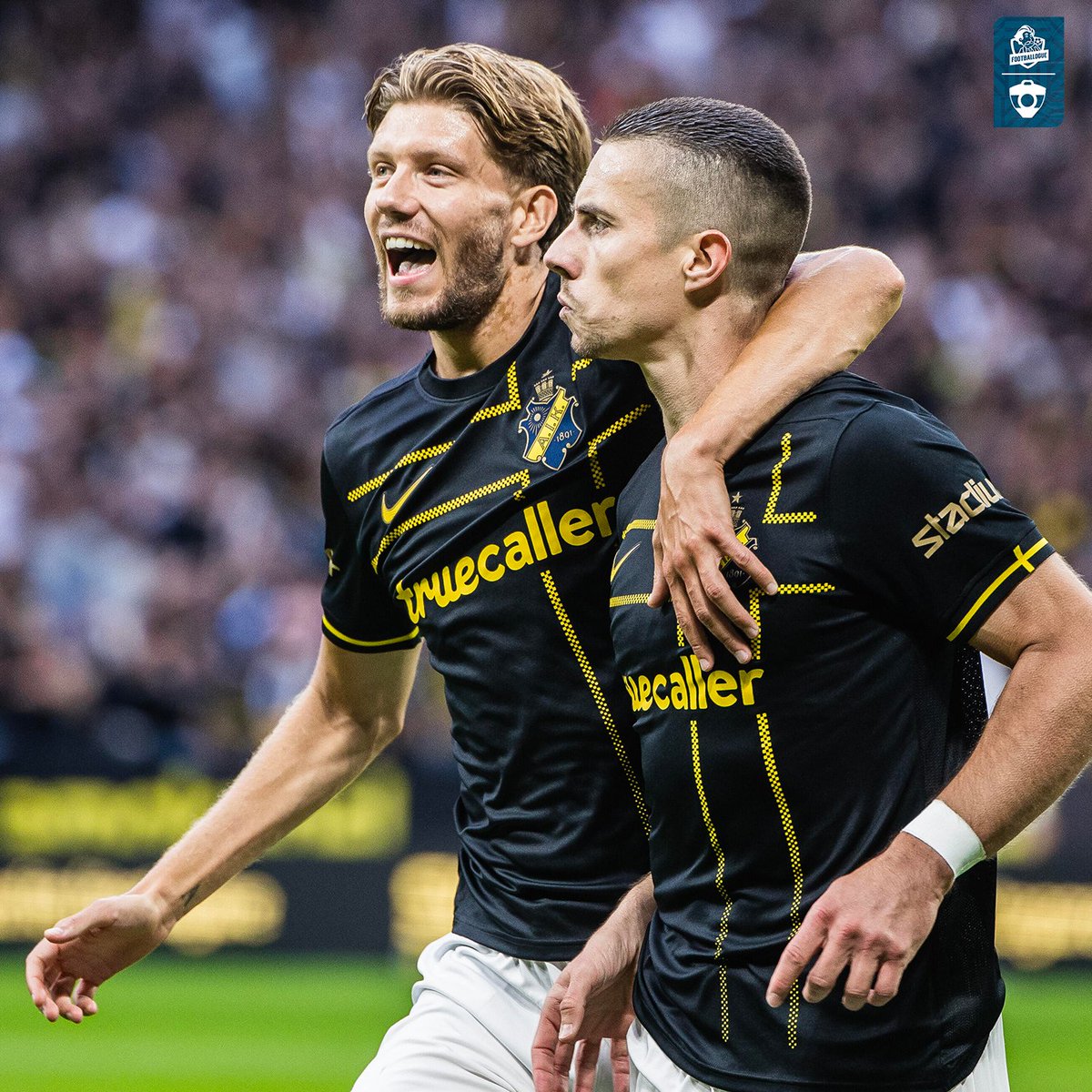 Footballogue's tweet photo. 𝗨𝗻 𝘀𝗰𝗲́𝗻𝗮𝗿𝗶𝗼 𝗜𝗥𝗔𝗧𝗜𝗢𝗡𝗡𝗘𝗟 𝗲𝗻 𝗦𝘂𝗲̀𝗱𝗲 𝗮𝘃𝗲𝗰 𝗢𝗡𝗭𝗘 𝗕𝗨𝗧𝗦 𝗘𝗡 𝗨𝗡𝗘 𝗠𝗜-𝗧𝗘𝗠𝗣𝗦 ! 🤯🤯🇸🇪

Après un 0-0 à la pause entre l'AIK et Brommapojkarna, la 2ème période s'est transformée en pure folie :

48e ⚽ AIK 𝟬-𝟭 Brommapojkarna
55e ⚽ AIK 𝟭-𝟭 Brommapojkarna
59e ⚽ AIK 𝟭-𝟮 Brommapojkarna
61e ⚽ AIK 𝟭-𝟯 Brommapojkarna
65e ⚽ AIK 𝟭-𝟰 Brommapojkarna
70e ⚽ AIK 𝟭-𝟱 Brommapojkarna

73e ⚽ AIK 𝟮-𝟱 Brommapojkarna
81e ⚽ AIK 𝟯-𝟱 Brommapojkarna
83e ⚽ AIK 𝟰-𝟱 Brommapojkarna
90e+8 ⚽ AIK 𝟱-𝟱 Brommapojkarna
90e+9 ⚽ AIK 𝟱-𝟲 Brommapojkarna

𝗥𝗲𝗺𝗼𝗻𝘁𝗲𝗿 𝟰 𝗯𝘂𝘁𝘀 𝗱𝗮𝗻𝘀 𝗹𝗲𝘀 𝟮𝟬 𝗱𝗲𝗿𝗻𝗶𝗲̀𝗿𝗲𝘀 𝗺𝗶𝗻𝘂𝘁𝗲𝘀 𝗽𝗼𝘂𝗿 𝗲𝗻𝗰𝗮𝗶𝘀𝘀𝗲𝗿 𝗹𝗲 𝗯𝘂𝘁 𝗱𝗲 𝗹𝗮 𝗱𝗲́𝗳𝗮𝗶𝘁𝗲 𝘀𝘂𝗿 𝗹'𝗲𝗻𝗴𝗮𝗴𝗲𝗺𝗲𝗻𝘁, c'est complètement fou ! 😮

Un match qui rappel évidemment le 5-5 entre l'OL et l'OM ! 🔥