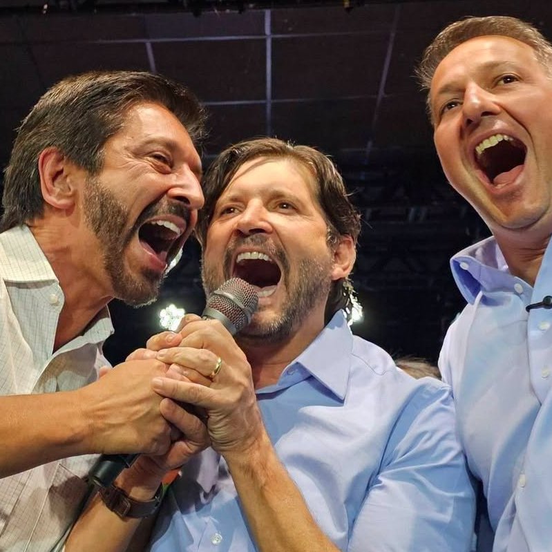 meioindep's tweet photo. 🚨BARRADA! Mesmo torrando dinheiro com impulsionamento, Simone Tebet foi derrotada por André do Prado em SP

Ex-ministra de Lula, Tebet (PSB) foi campeã de gastos com redes sociais, somando mais de R$ 2,7 milhões; André do Prado (PL) foi eleito senador gastando apenas um terço (R$ 900 mil) com tráfego pago.