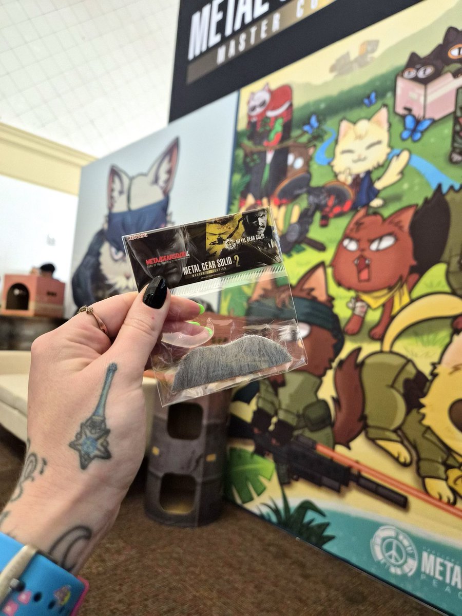 Metalgear's tweet photo. Snake, we've detected unusually high levels of cuteness at the #MetalGearSolid booth. 

Mission objective: Meet One Eared Uno. Receive pets. Take a photo. 

📦CATCON DETAILS📦
❗Meet @one_eared_uno from 2-3PM on 10/10 (Subject to change based on Uno's availability.) https://t.co/9fTBaXSkDm