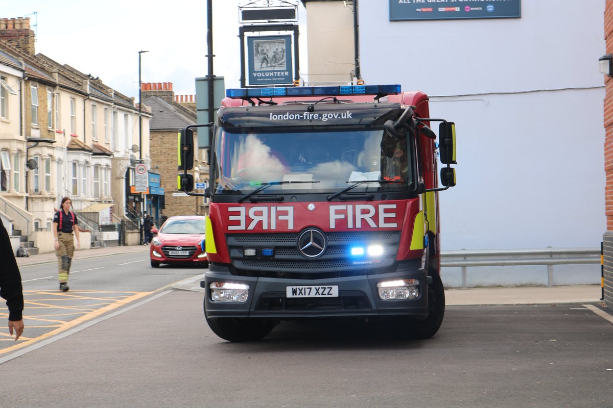 Fire_Engine_Fan's tweet photo. @LondonFire went to Plumstead Fire Station earlier on and was so happy to see one of the Appliances returning to Station. Registration number WX17 XZZ https://t.co/5ZcVVsccfN