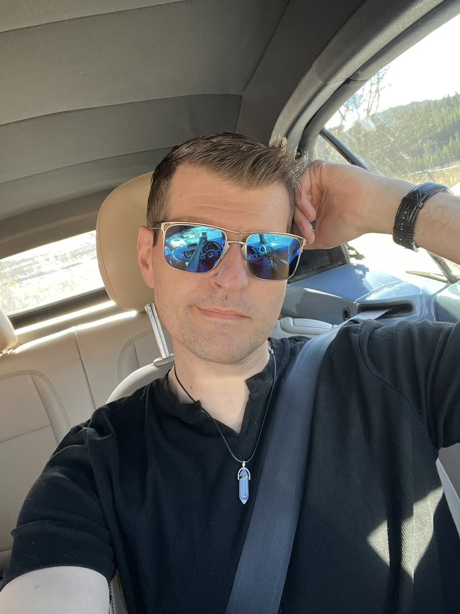 CaptainBZ74656J's tweet photo. Had to run errands alone… sigh https://t.co/JRK2T8eejd