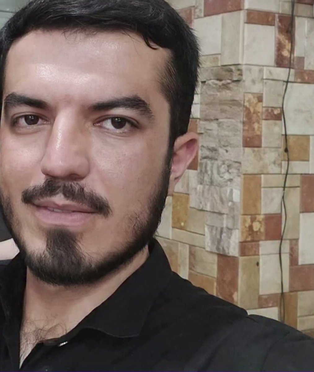 BahariBarbod's tweet photo. عبدالله مروتی
مزدور و سرکوبگر سپاه در قائمیه اسلام شهر، در کشتار  دی ماه سهیم بوده.
آدرس:
نسیم شهر، همدانک، شهرک جعفری ، کوچه عیسی بیگلو، ساختمان مروتی. https://t.co/hltpWcdL53