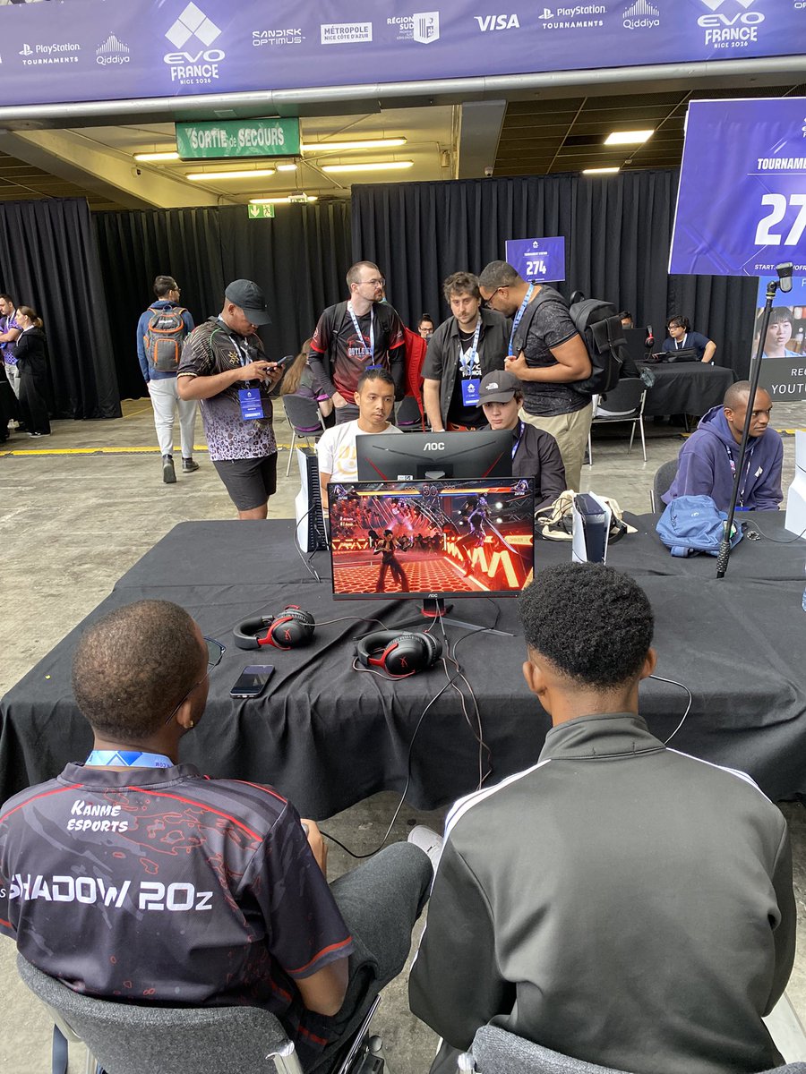 AshZlatan's tweet photo. Bro I took 5-0 in this Zafina mirror. But I’m so proud i like getting defeated😎. Thank you @Shadow20z one of my idol🙏🏽 https://t.co/9T7tmBeoAM
